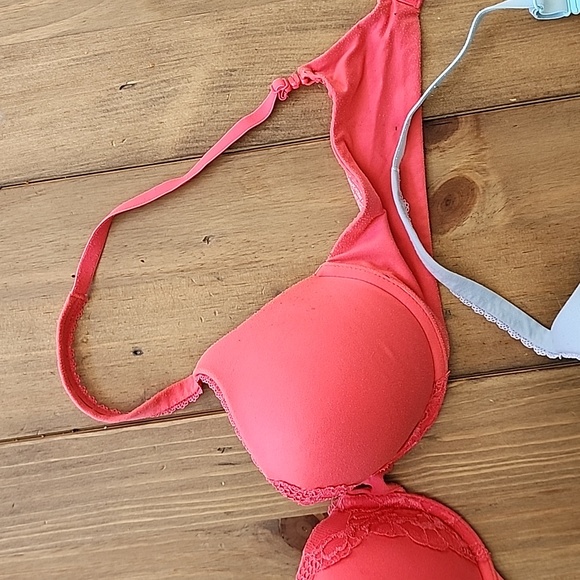 2 34B Body by Victoria Victoria Secret Bras - Red & Blue - Picture 3 of 15